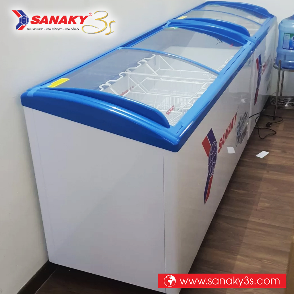 Tủ đông nắp kính cong Sanaky inverter VH-6899K3