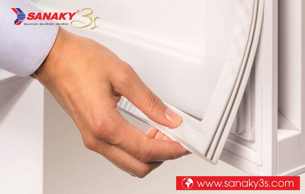 Kiểm tra gioăng tủ mát Sanaky