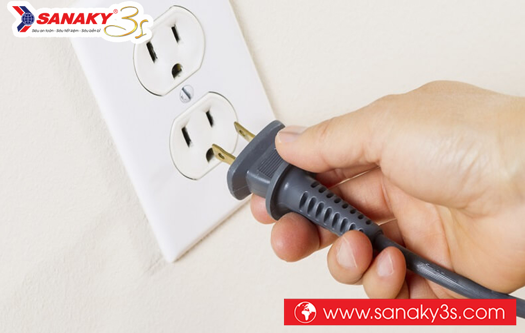 Sử dụng nguồn điện riêng ghim tủ mát Sanaky