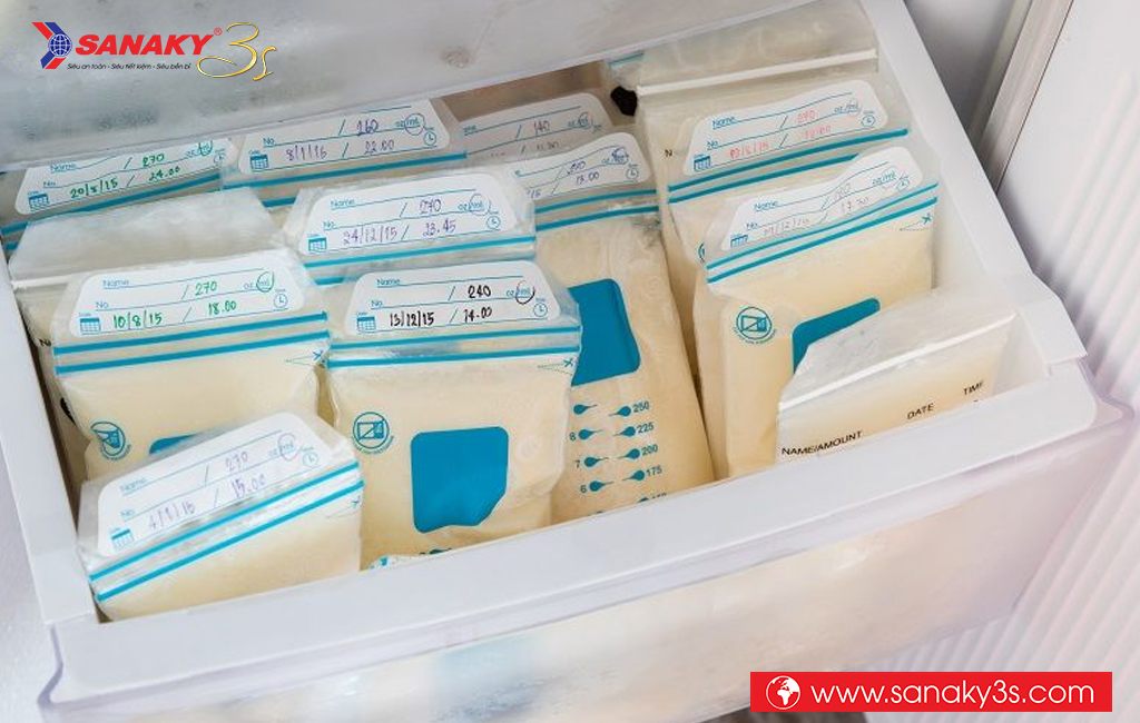 Ghi rõ ngày tháng trên các túi sữa